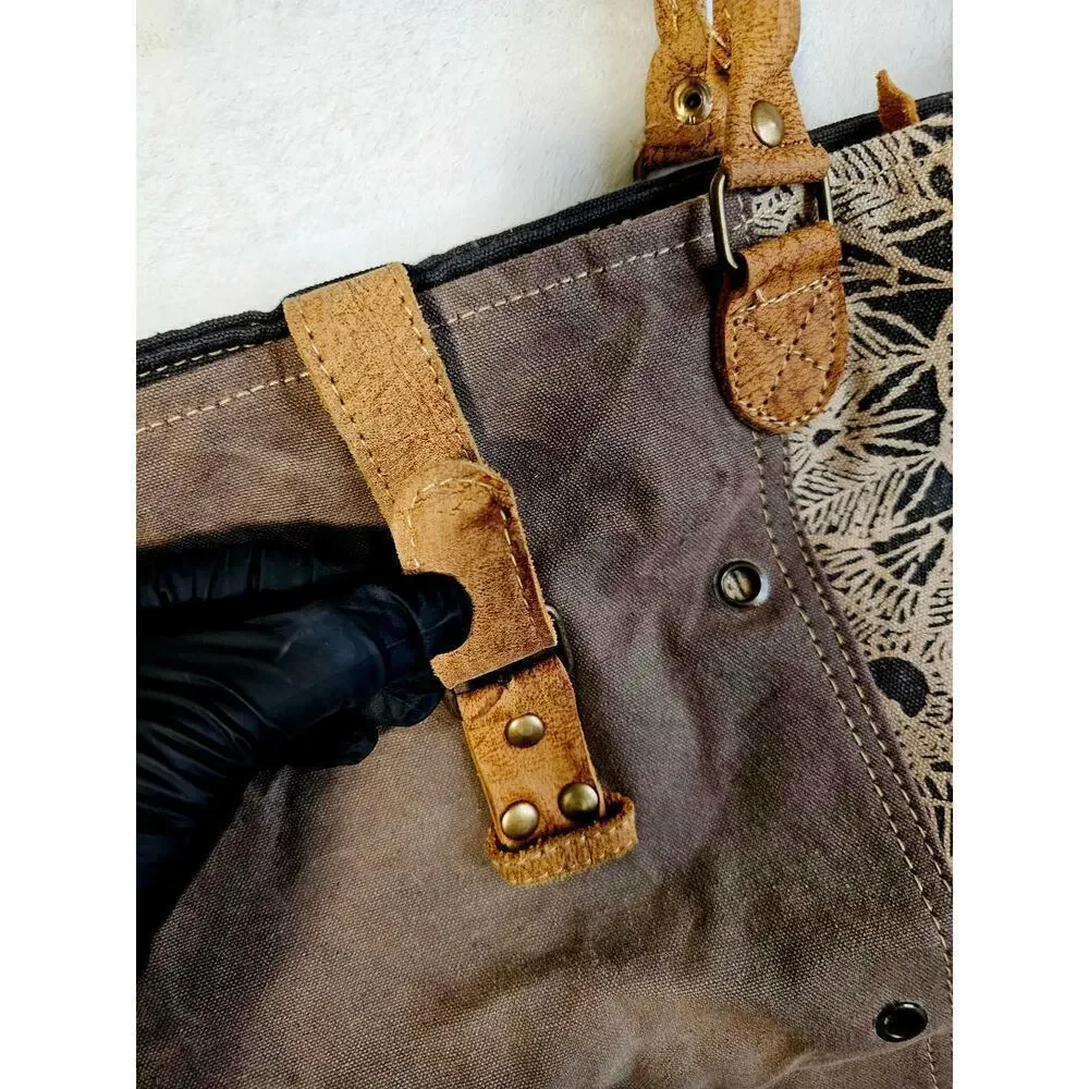Maya Tote Bag. Leather & Canvas. Floral large bag. Zip closure. Multiple pockets